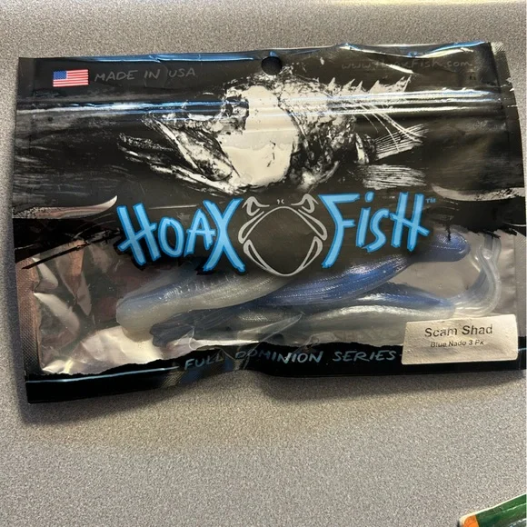 Salt water fishing lure bundle. 6 pieces new in box - Picture 4 of 5